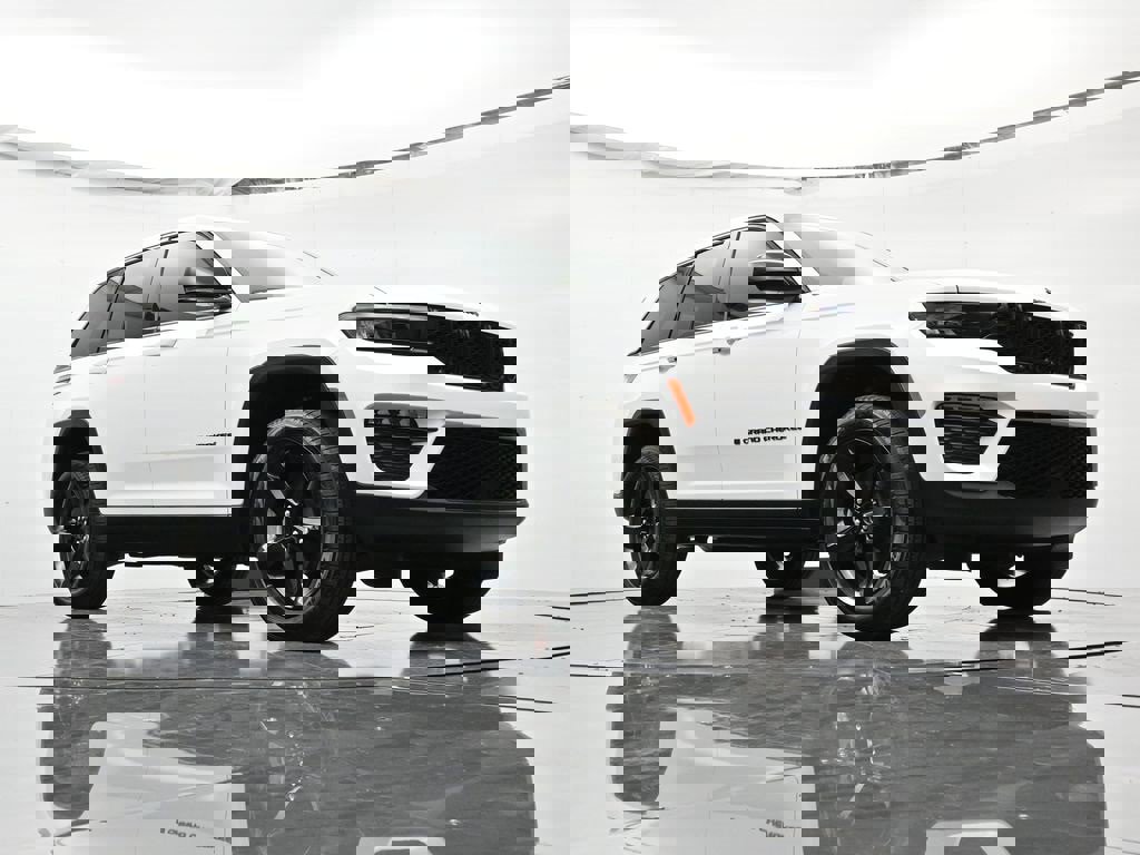 New 2025 Jeep Grand Cherokee Limited image 49