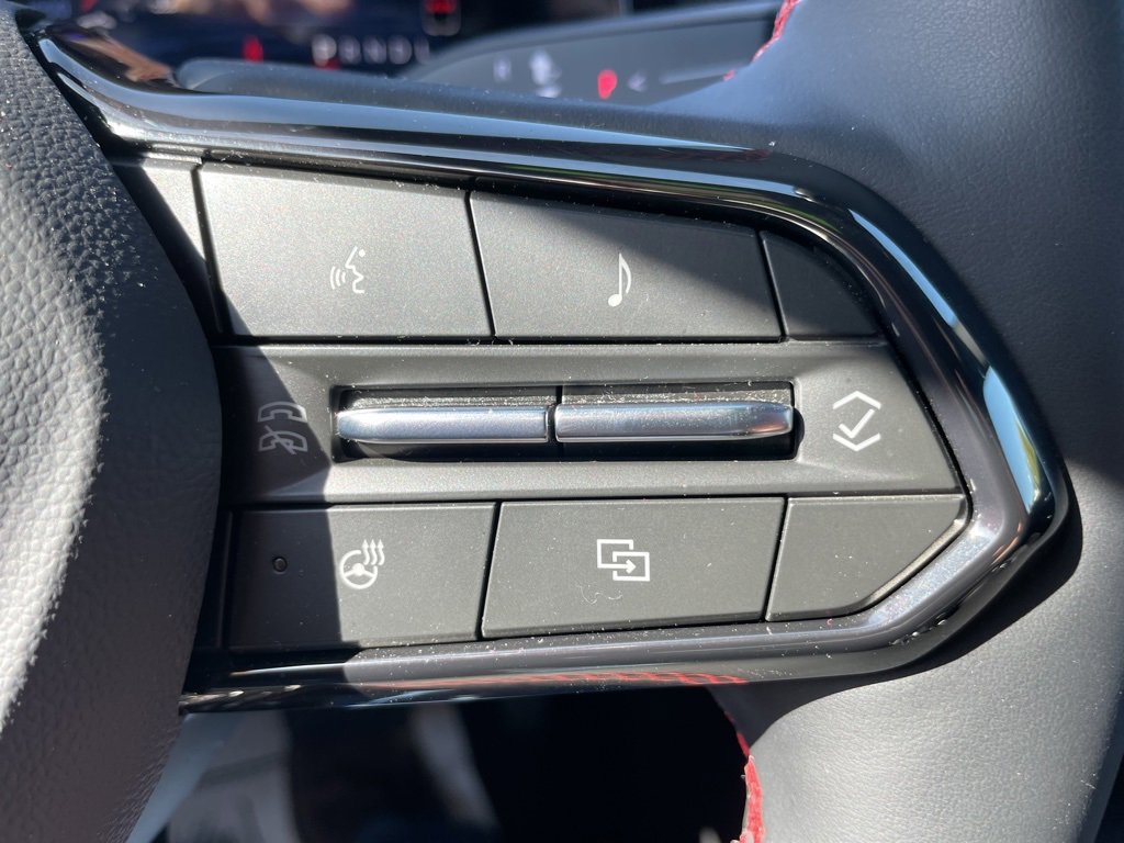 Used 2025 Chevrolet Equinox RS w/ Convenience Package III image 7