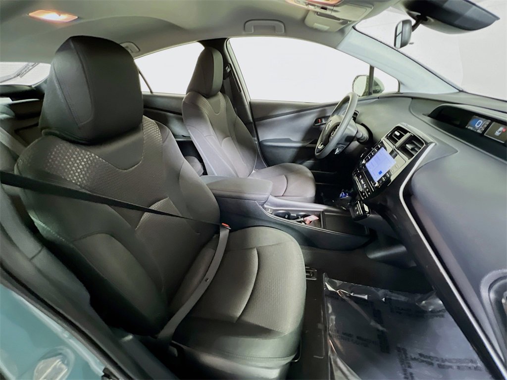 Certified 2022 Toyota Prius LE image 25