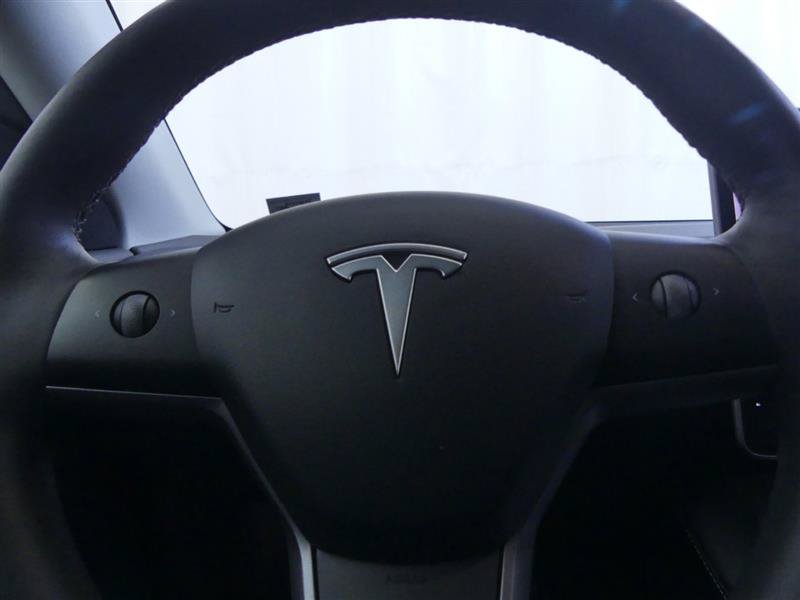 Used 2024 Tesla Model Y 2WD image 19