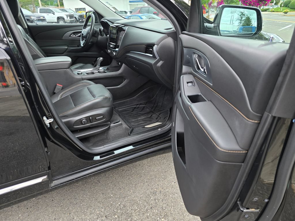 Used 2019 Chevrolet Traverse Premier w/ Redline Edition FWD image 13