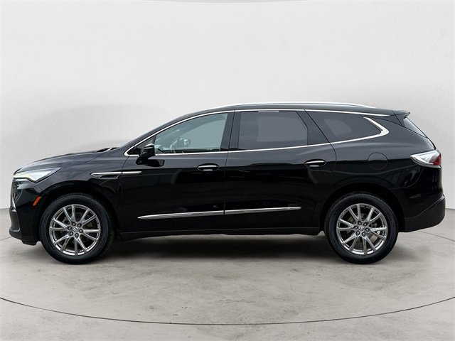 Used 2023 Buick Enclave Premium image 2