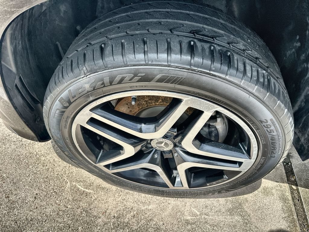 Used 2014 Mercedes-Benz GL 550 4MATIC image 5