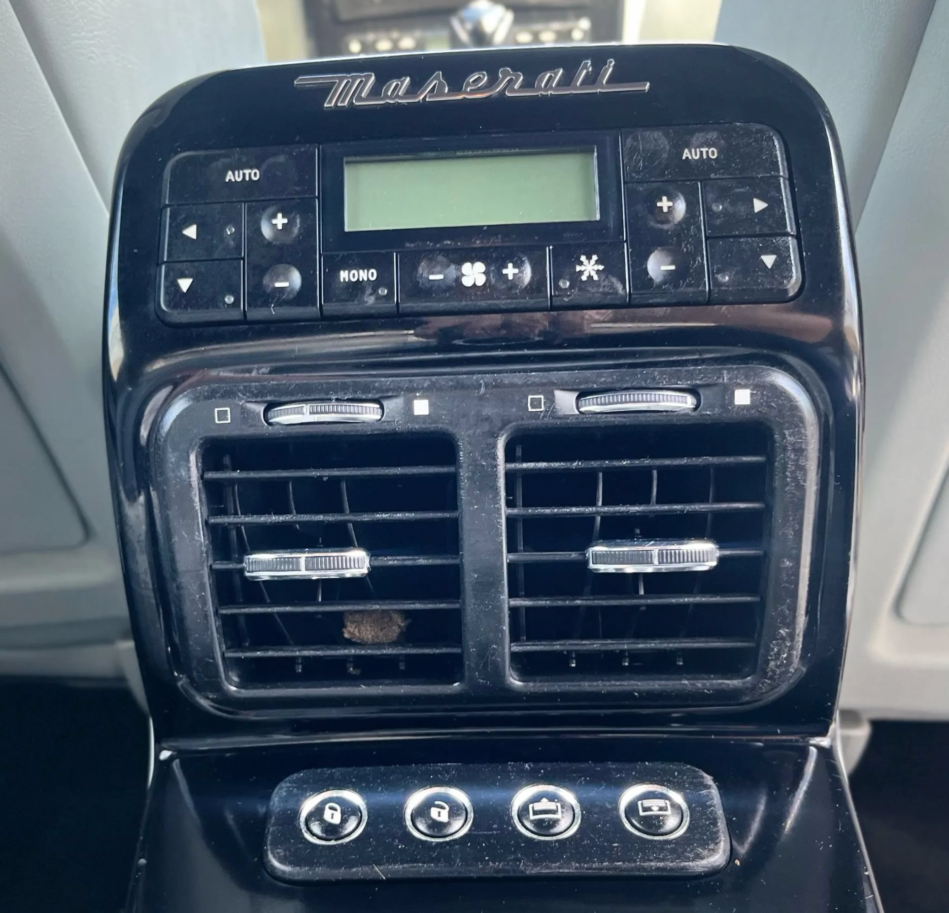 Used 2009 Maserati Quattroporte RWD image 36