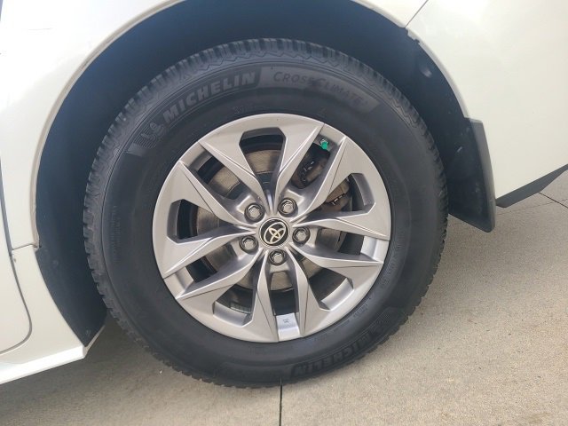 Used 2023 Toyota Sienna XLE image 11