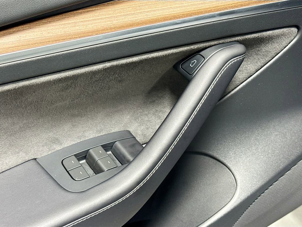 Used 2023 Tesla Model 3 Standard Range image 26