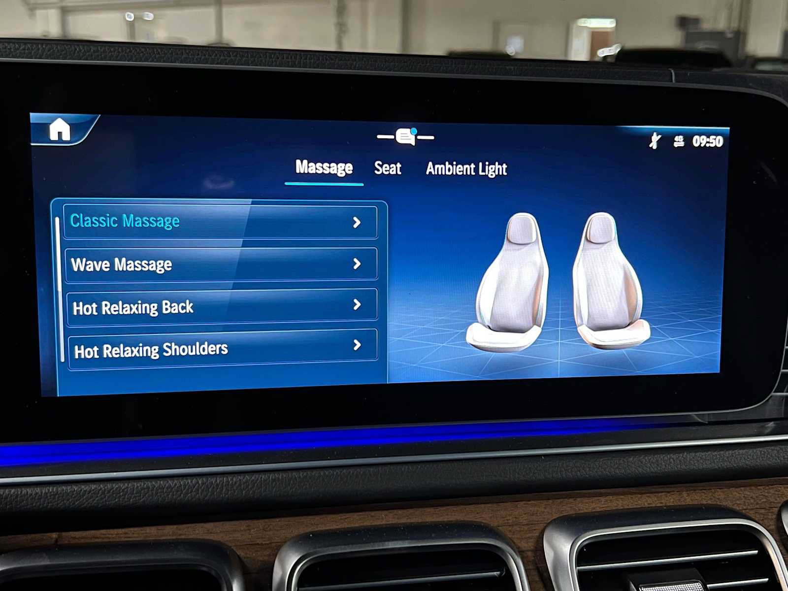 New 2026 Mercedes-Benz GLS 580 4MATIC image 38