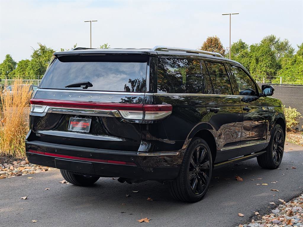 Used 2022 Lincoln Navigator Reserve image 5