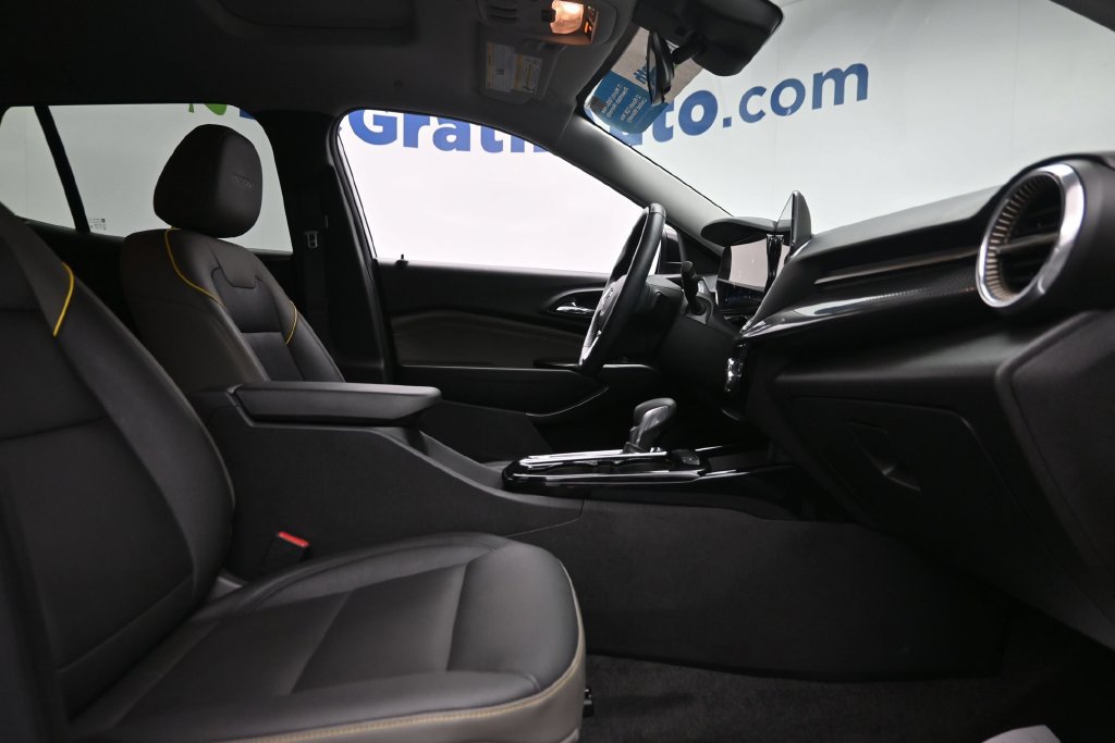 Used 2024 Chevrolet Trax ACTIV w/ Sunroof Package FWD image 9