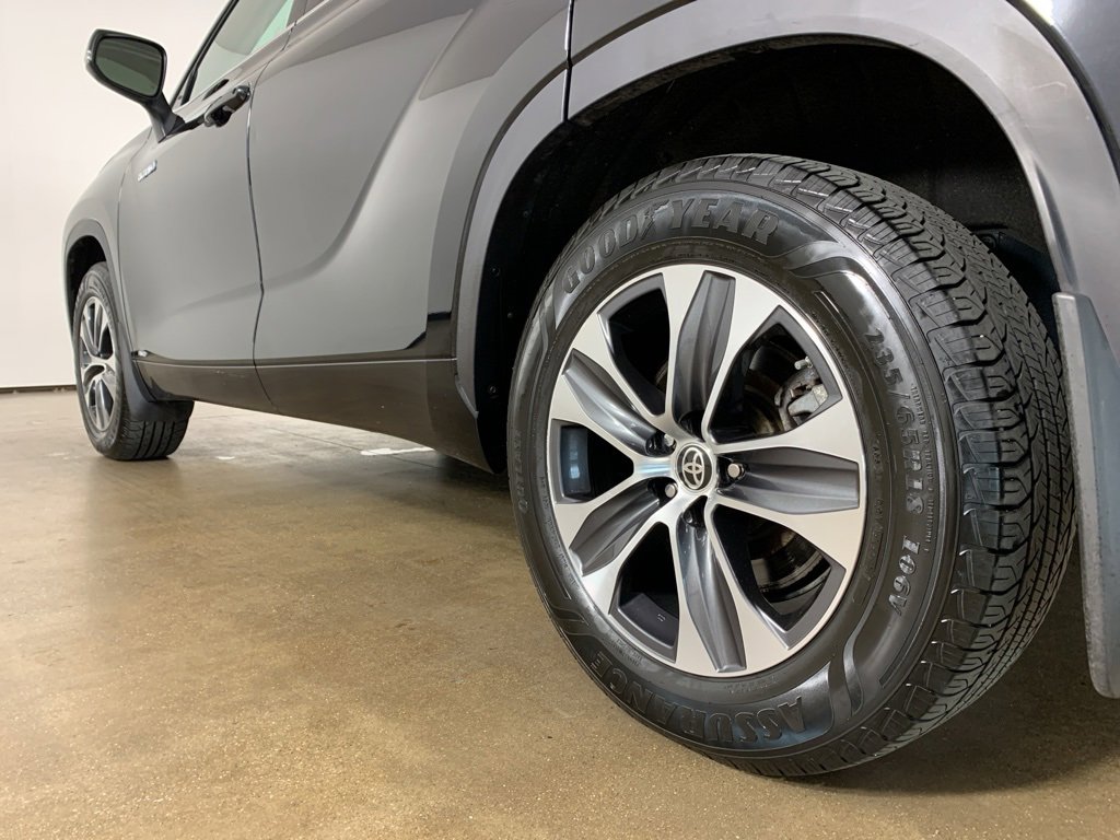 Used 2021 Toyota Highlander XLE image 37