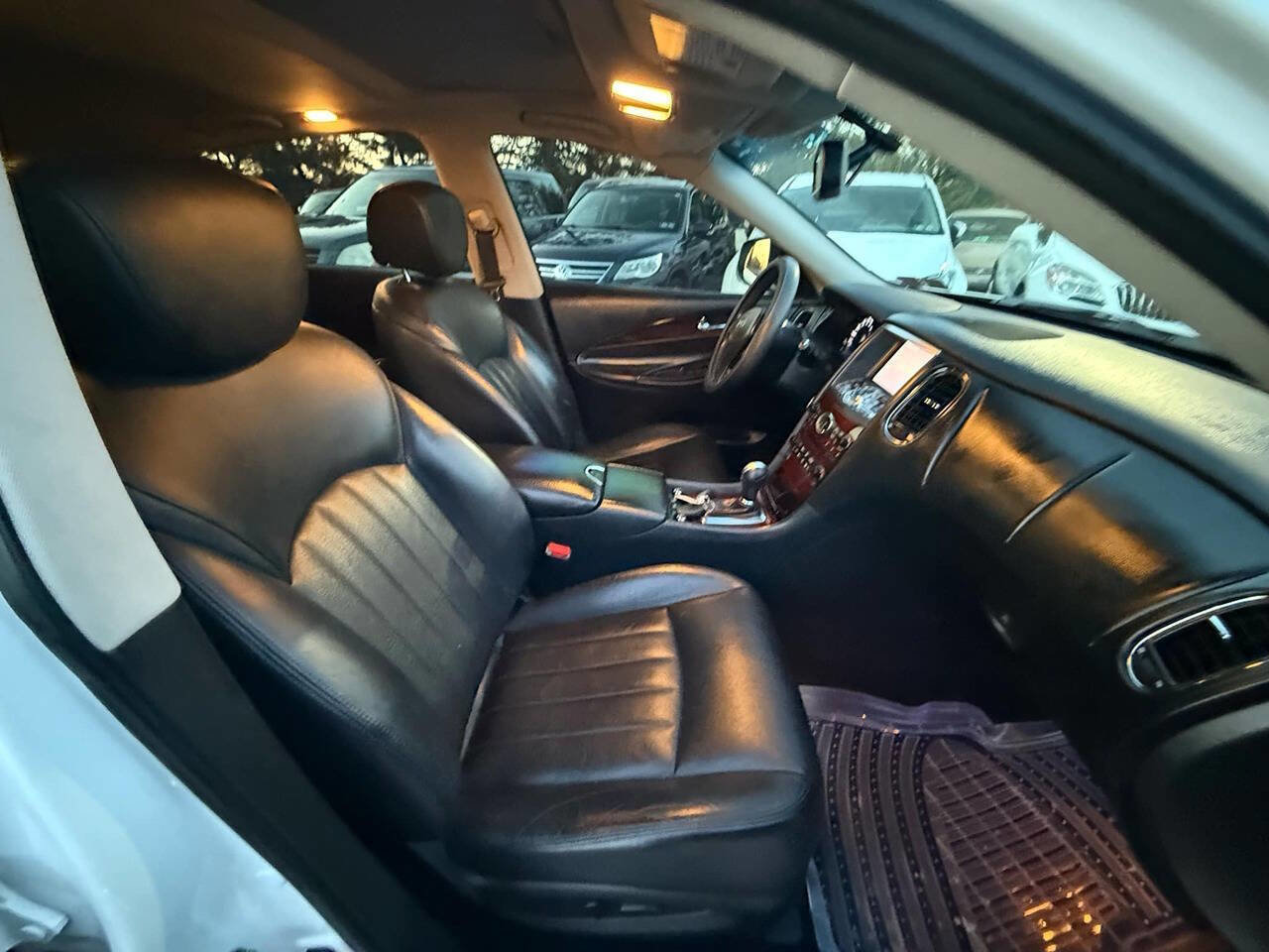 Used 2017 INFINITI QX50 2WD w/ Technology Package image 9