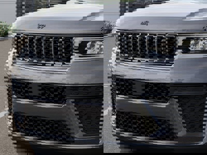 New 2026 Jeep Grand Cherokee Laredo image 11
