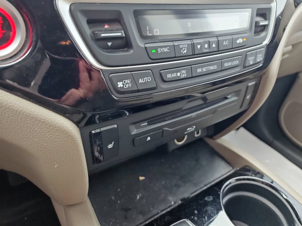 Used 2019 Honda Pilot Touring image 10