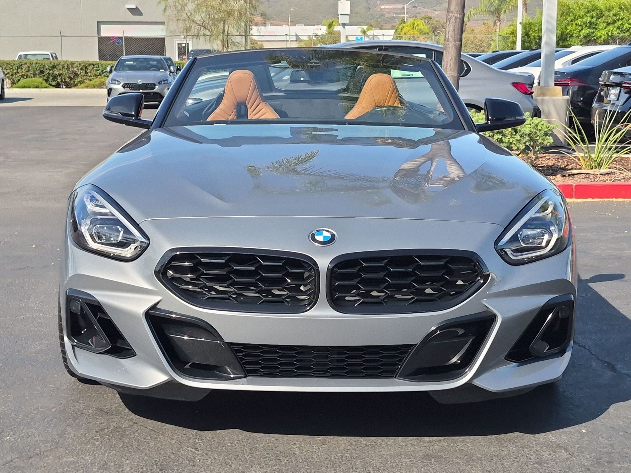 Used 2025 BMW Z4 M40i w/ Edition RWD image 3