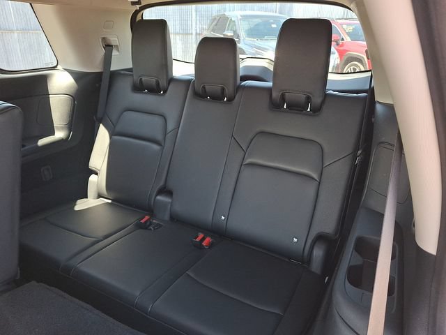 Used 2025 Nissan Pathfinder SL AWD/4WD image 8