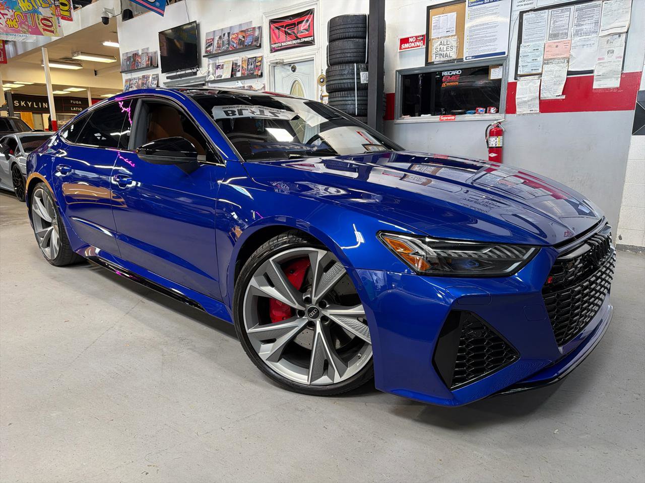 Used 2023 Audi RS 7 Sportback AWD/4WD image 1