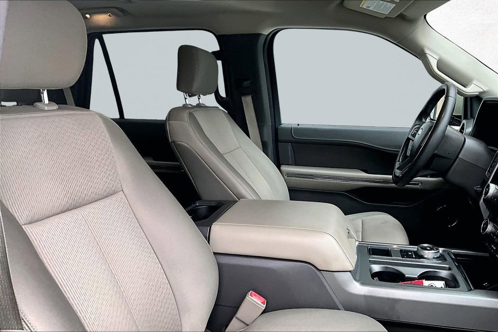 Used 2018 Ford Expedition XLT image 29
