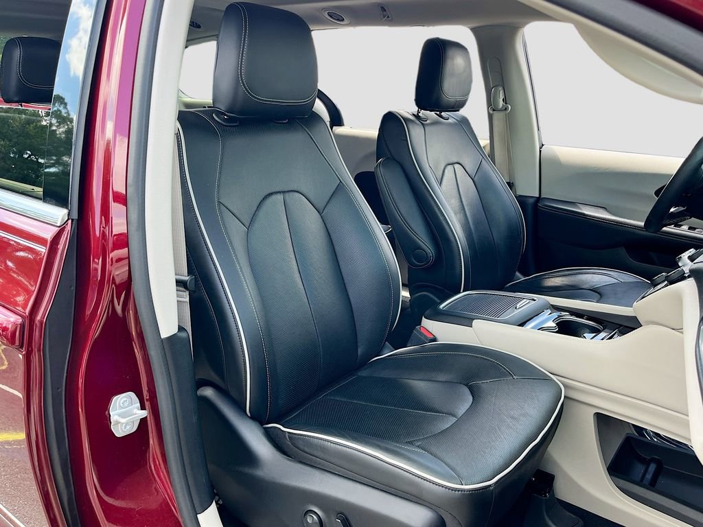 Used 2022 Chrysler Pacifica Limited FWD image 31