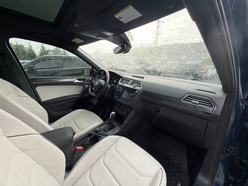 Used 2020 Volkswagen Tiguan SEL Premium R-Line AWD/4WD image 43