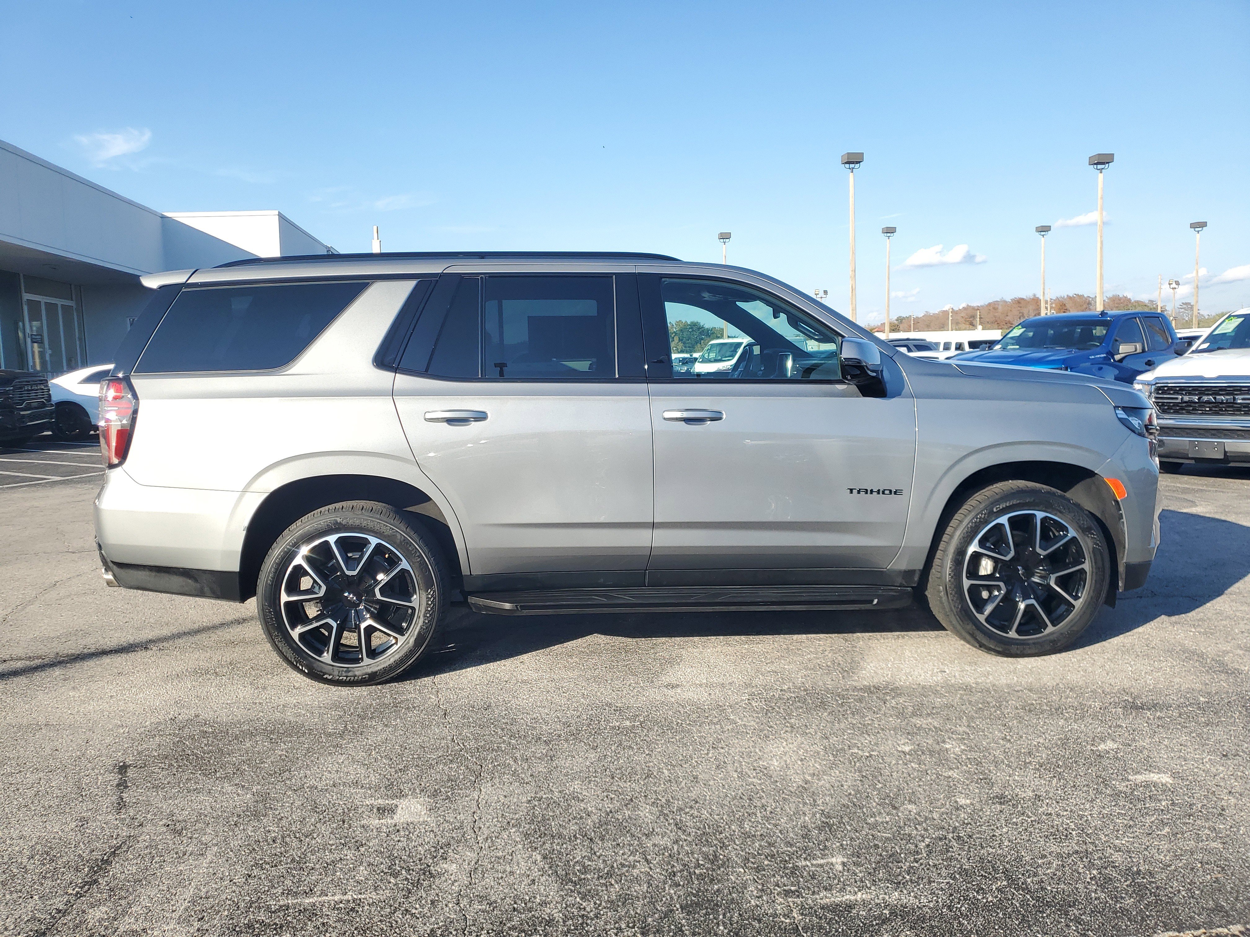 Used 2023 Chevrolet Tahoe RST w/ Sport Performance Package image 9