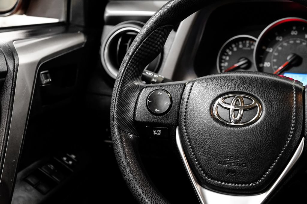 Used 2016 Toyota RAV4 LE FWD image 21