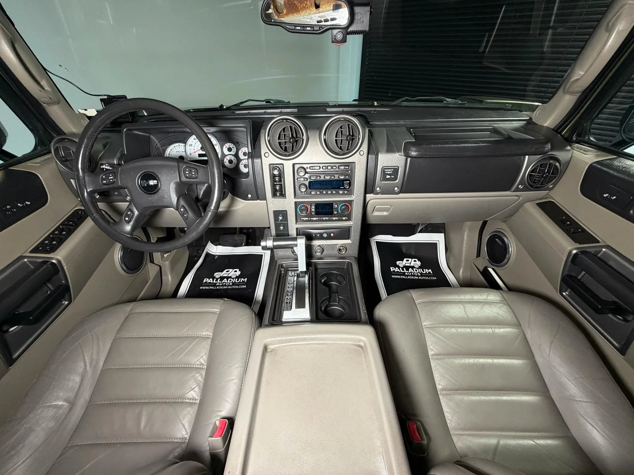 Used 2004 HUMMER H2 w/ Preferred Equipment Group AWD/4WD image 13