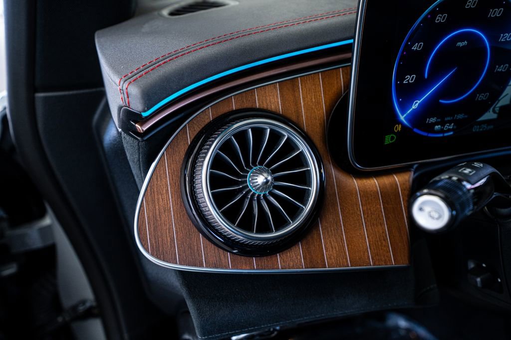 Used 2023 Mercedes-Benz EQE 500 4MATIC Sedan image 35