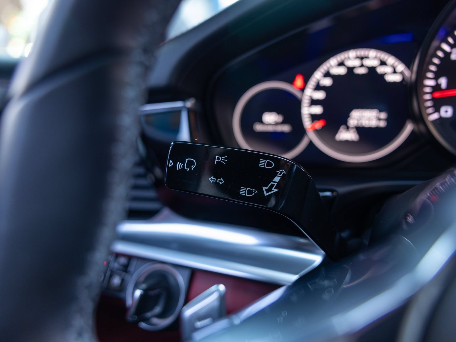 Certified 2020 Porsche Panamera image 32