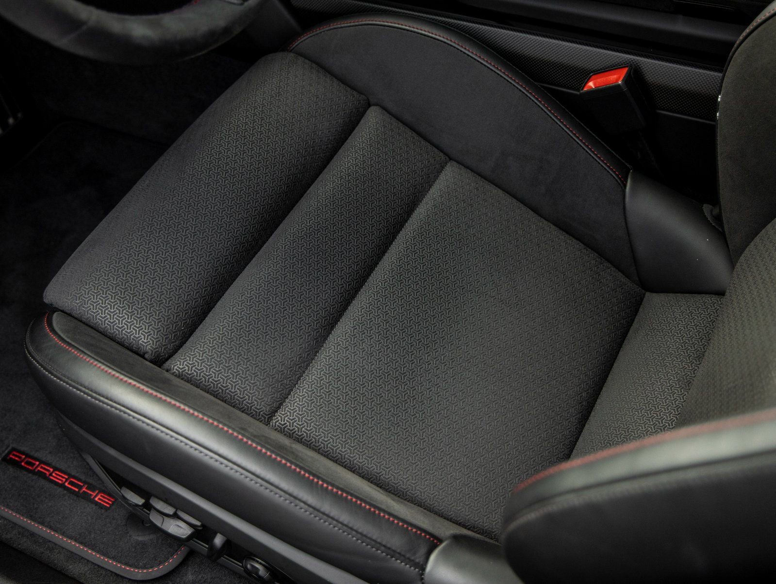 Used 2025 Porsche Taycan GTS image 24