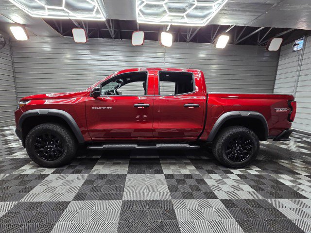 Used 2023 Chevrolet Colorado Trail Boss w/ Technology Package AWD/4WD image 9