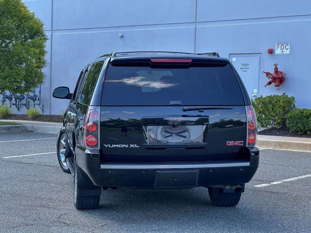 Used 2013 GMC Yukon XL Denali AWD/4WD image 11