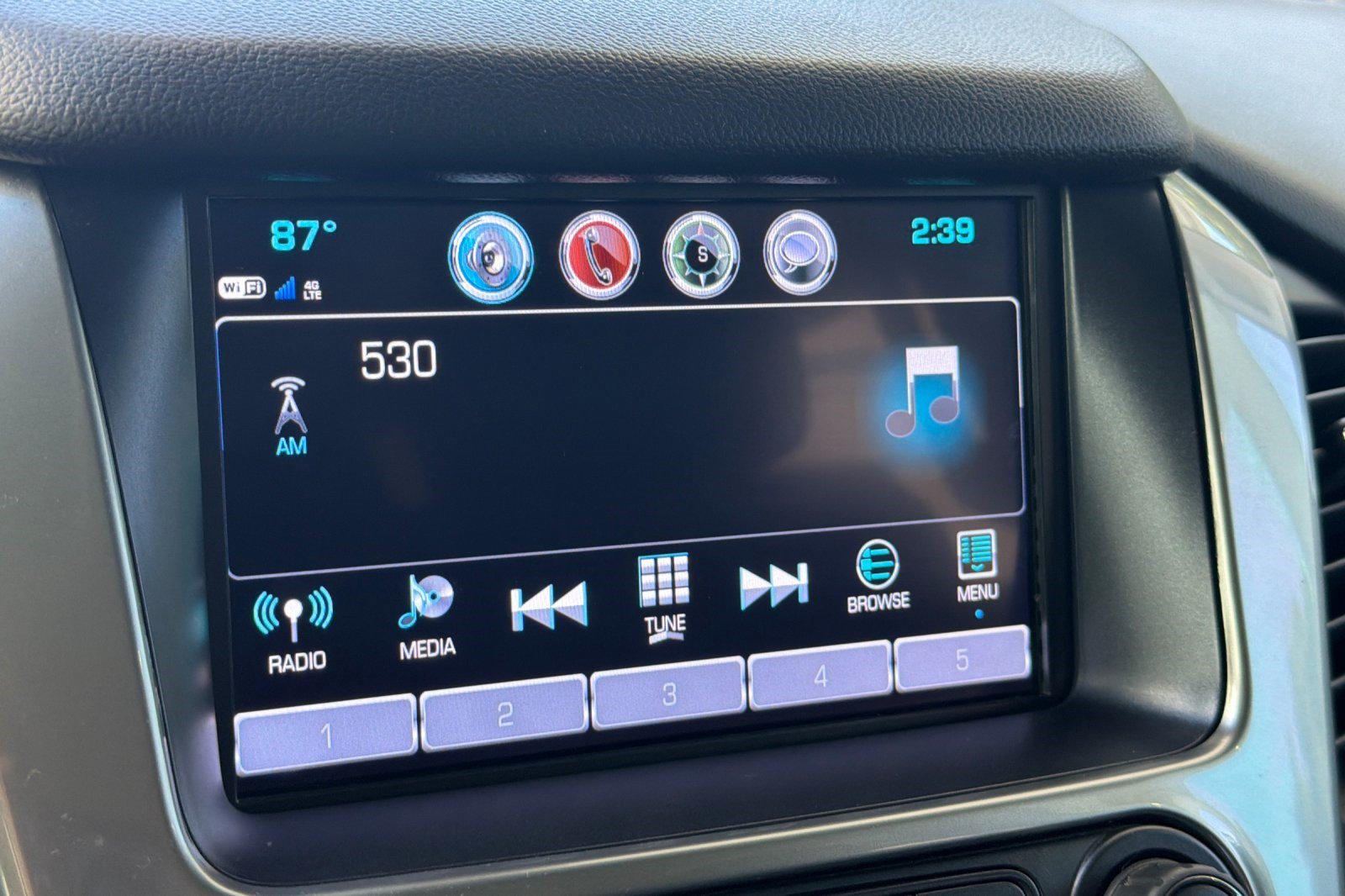 Used 2018 Chevrolet Tahoe Premier w/ RST Edition AWD/4WD image 23
