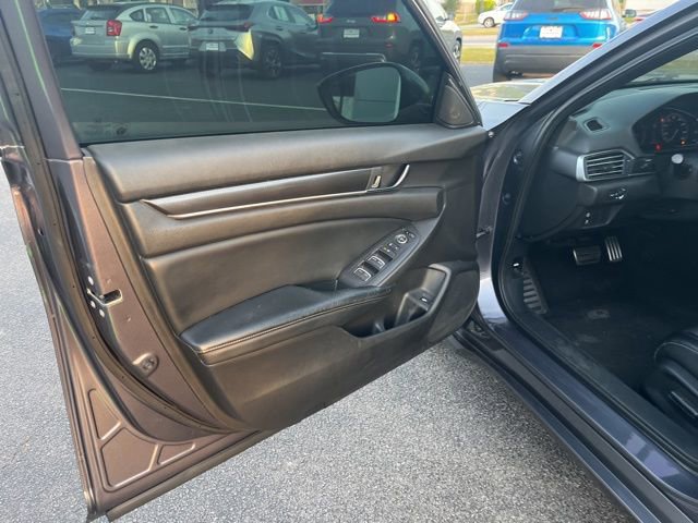 Used 2018 Honda Accord Sport image 5