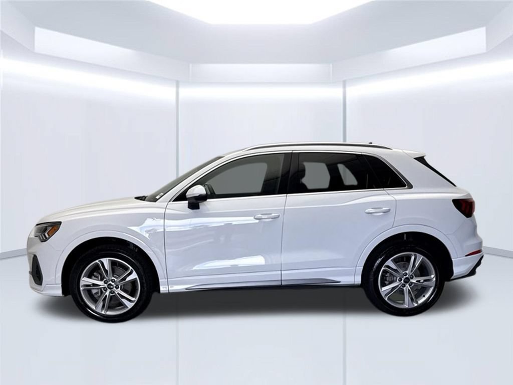Certified 2024 Audi Q3 2.0T Premium Plus AWD/4WD image 2
