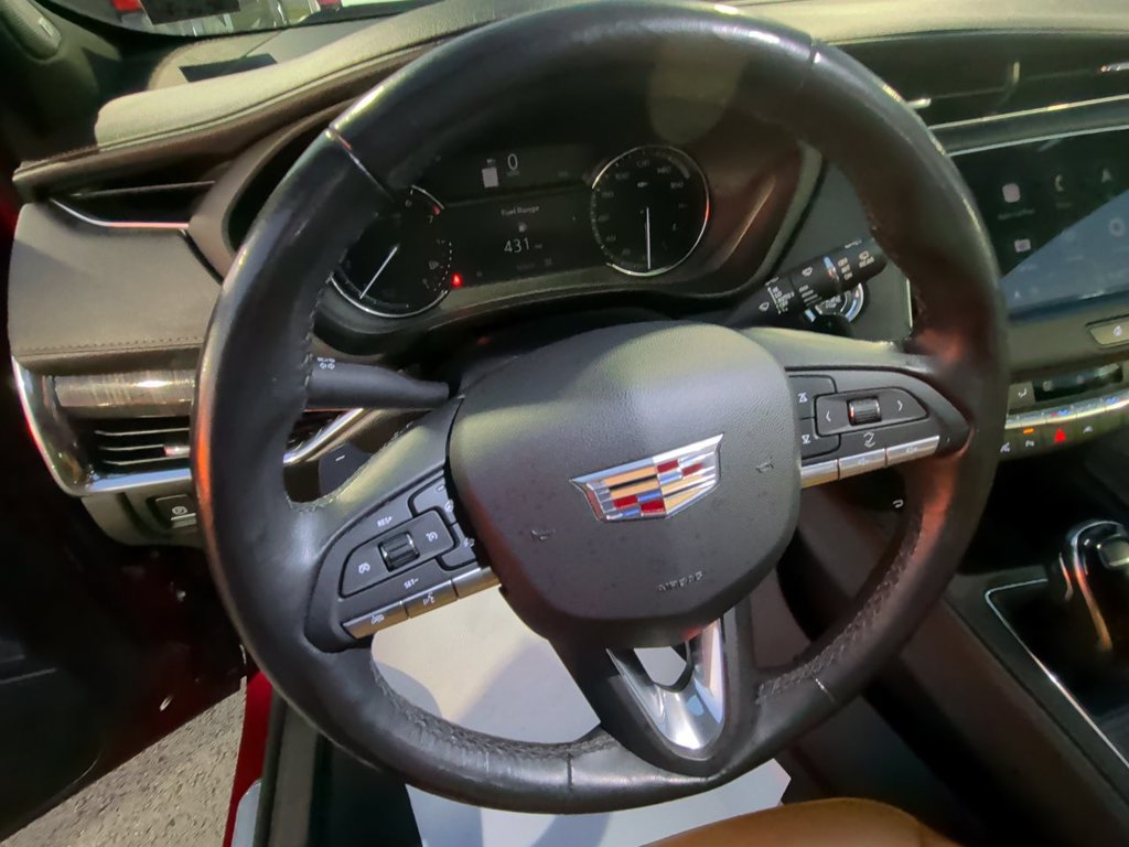 Used 2020 Cadillac XT4 Premium Luxury w/ Enhanced Visibility Package AWD/4WD image 15