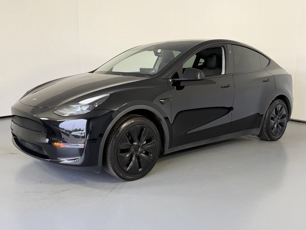 Used 2024 Tesla Model Y Long Range AWD/4WD image 3