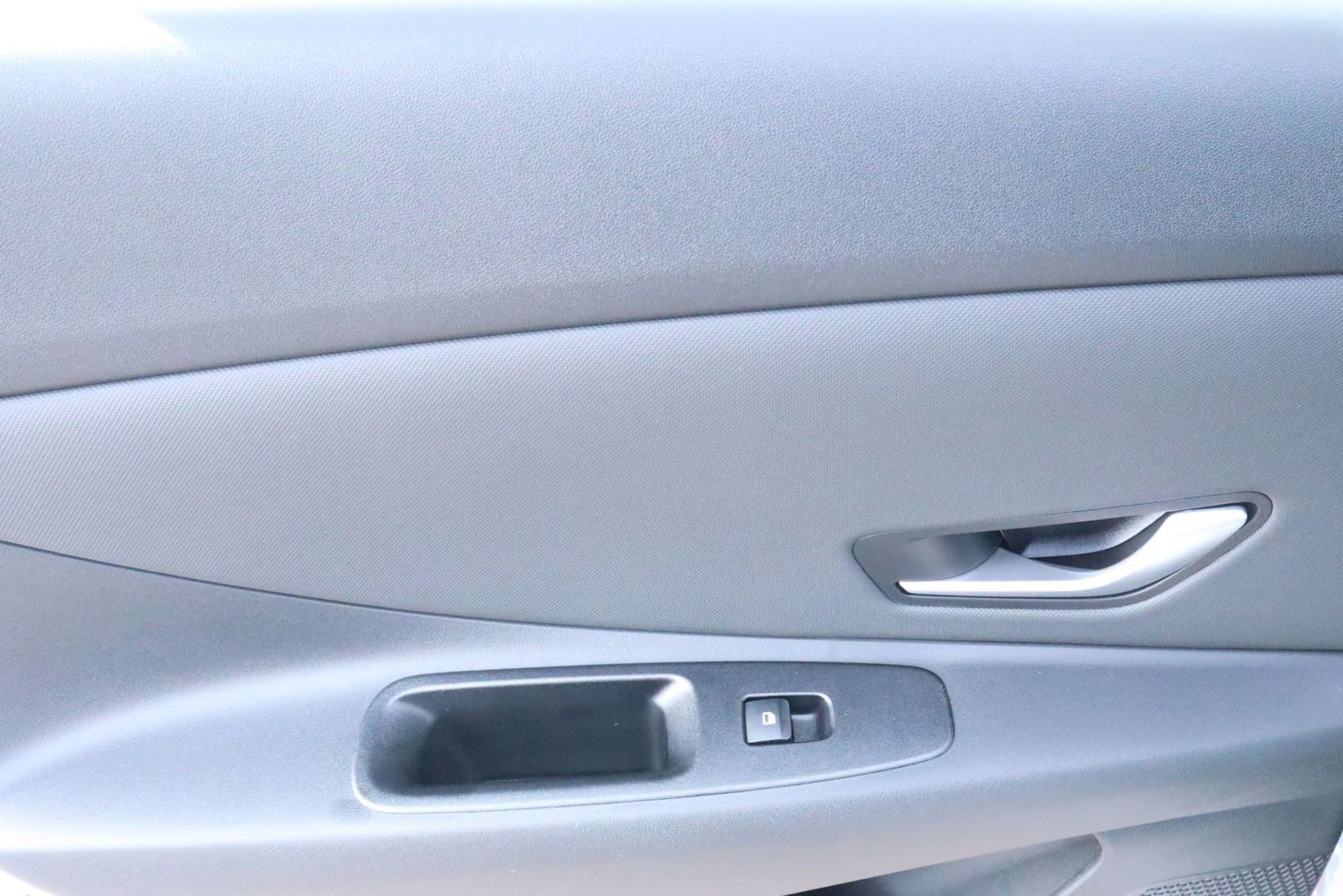 New 2026 Hyundai Elantra Limited image 24