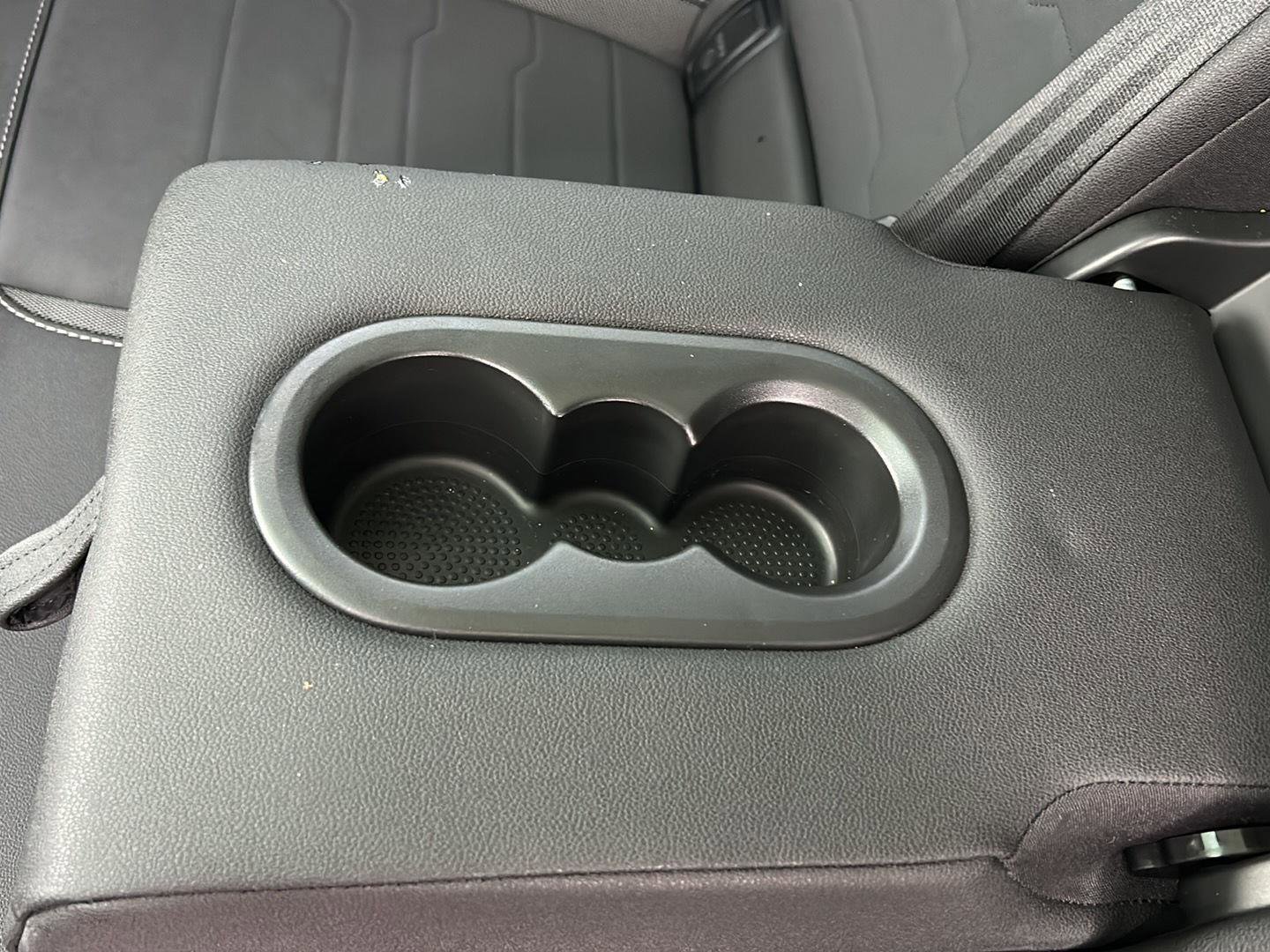 Used 2025 Volkswagen Taos SE image 31