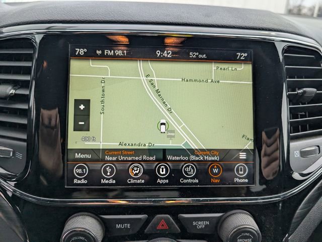 Used 2019 Jeep Grand Cherokee Altitude AWD/4WD image 3