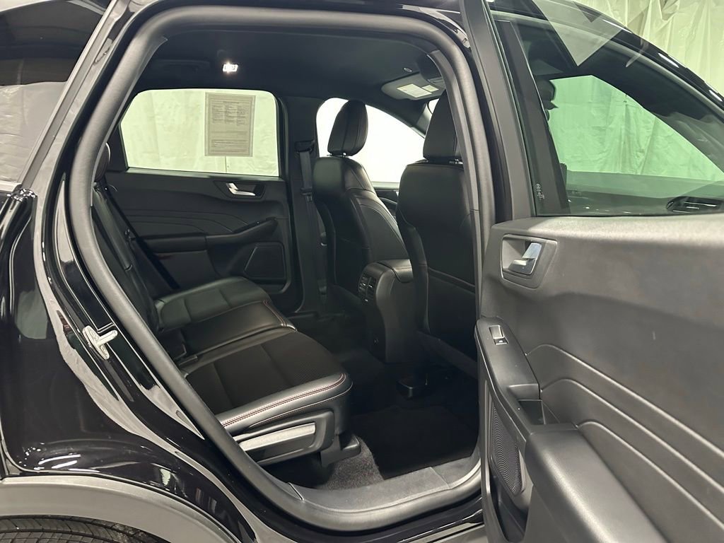 Used 2025 Ford Escape ST-Line image 45