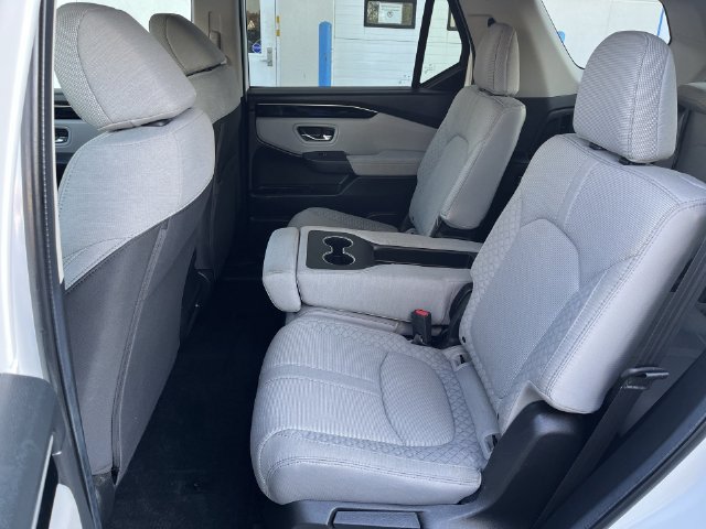 Used 2024 Honda Pilot LX image 32