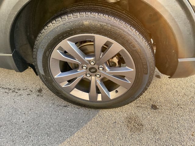 Used 2024 Ford Explorer XLT w/ Equipment Group 202A AWD/4WD image 46