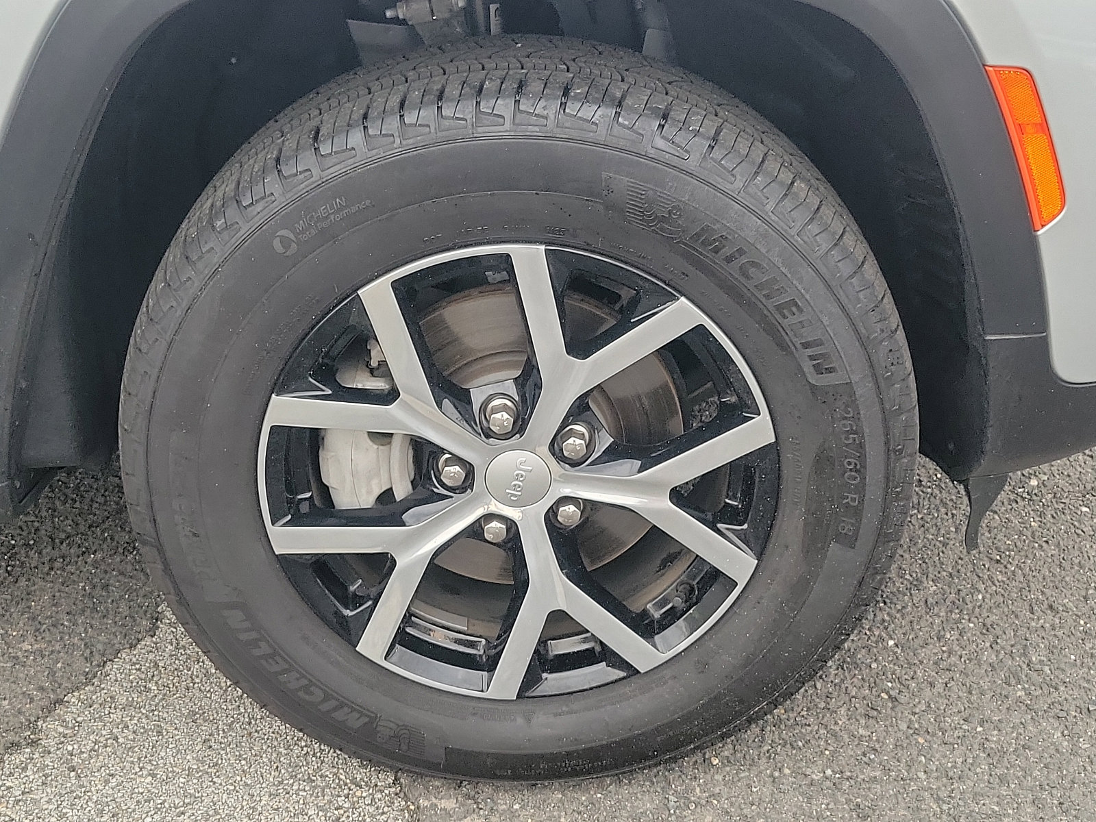 Certified 2023 Jeep Grand Cherokee Limited AWD/4WD image 8