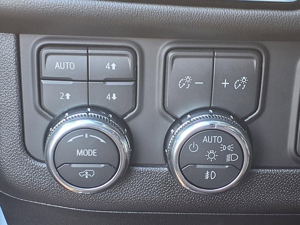 New 2026 GMC Yukon AT4 w/ AT4 Premium Plus Package image 8