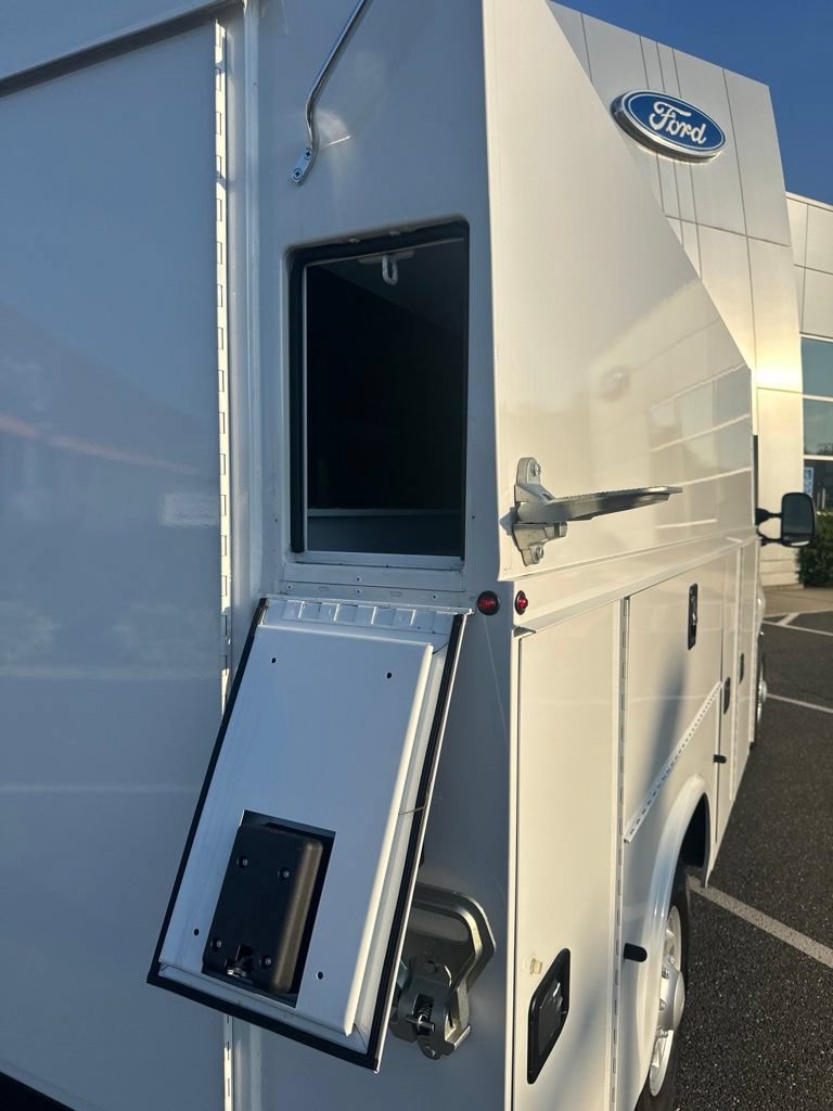 New 2026 Ford E-350 and Econoline 350 Super Duty w/ Power Equipment Group RWD image 6