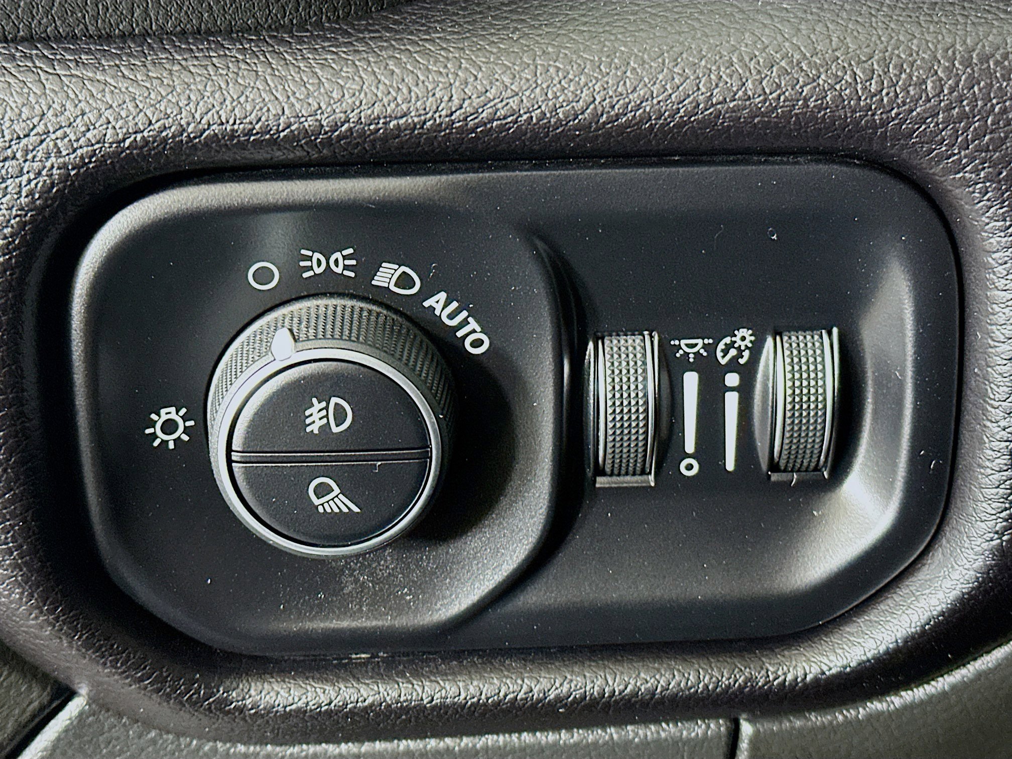 Used 2024 RAM 2500 Laramie image 17