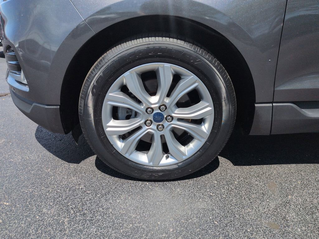 Used 2020 Ford Edge Titanium AWD/4WD image 27