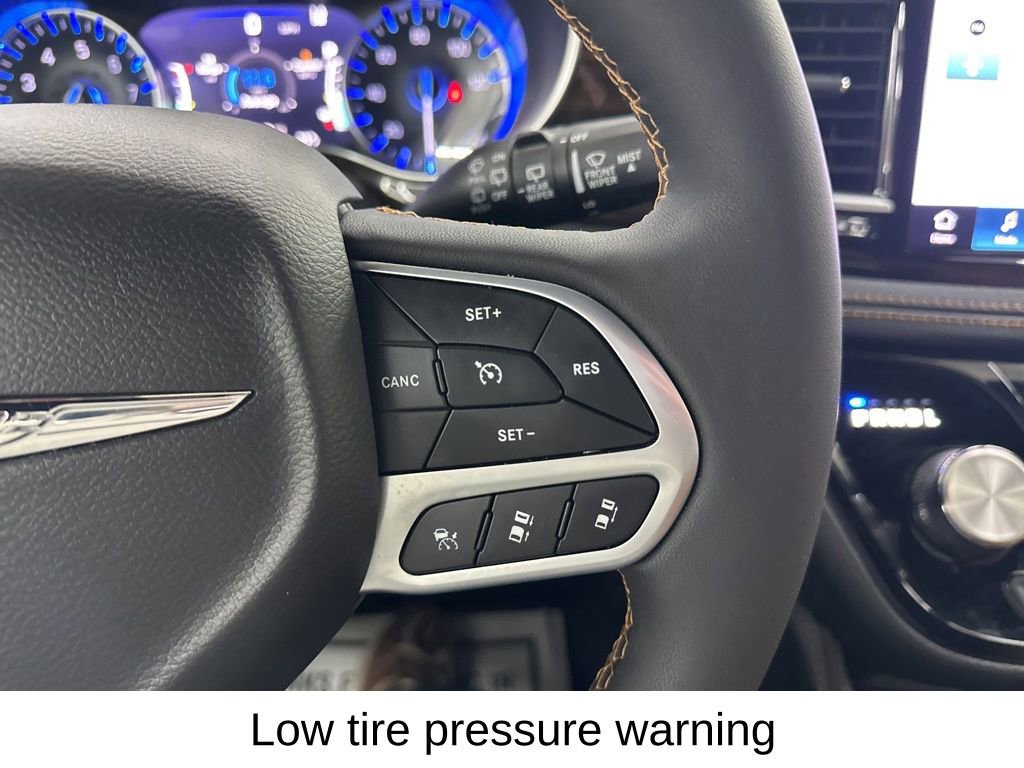 Used 2023 Chrysler Pacifica Pinnacle w/ Trailer Tow Group image 36