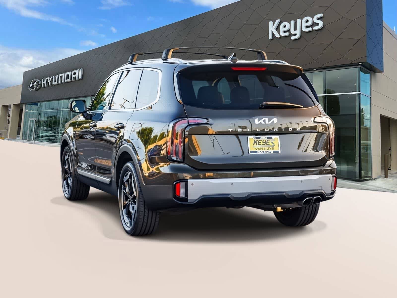 Used 2024 Kia Telluride EX w/ EX Captain's Chair Package AWD/4WD image 7