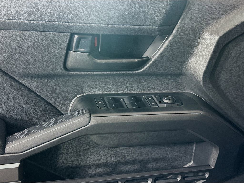 Certified 2025 Toyota Tacoma SR5 image 18